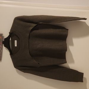 Full circle trends peep sweater